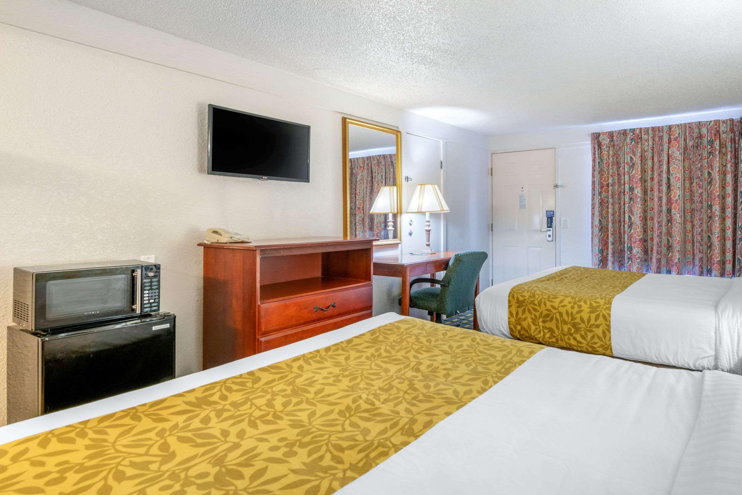 Rodeway Inn Hilliard/Columbus Exteriör bild