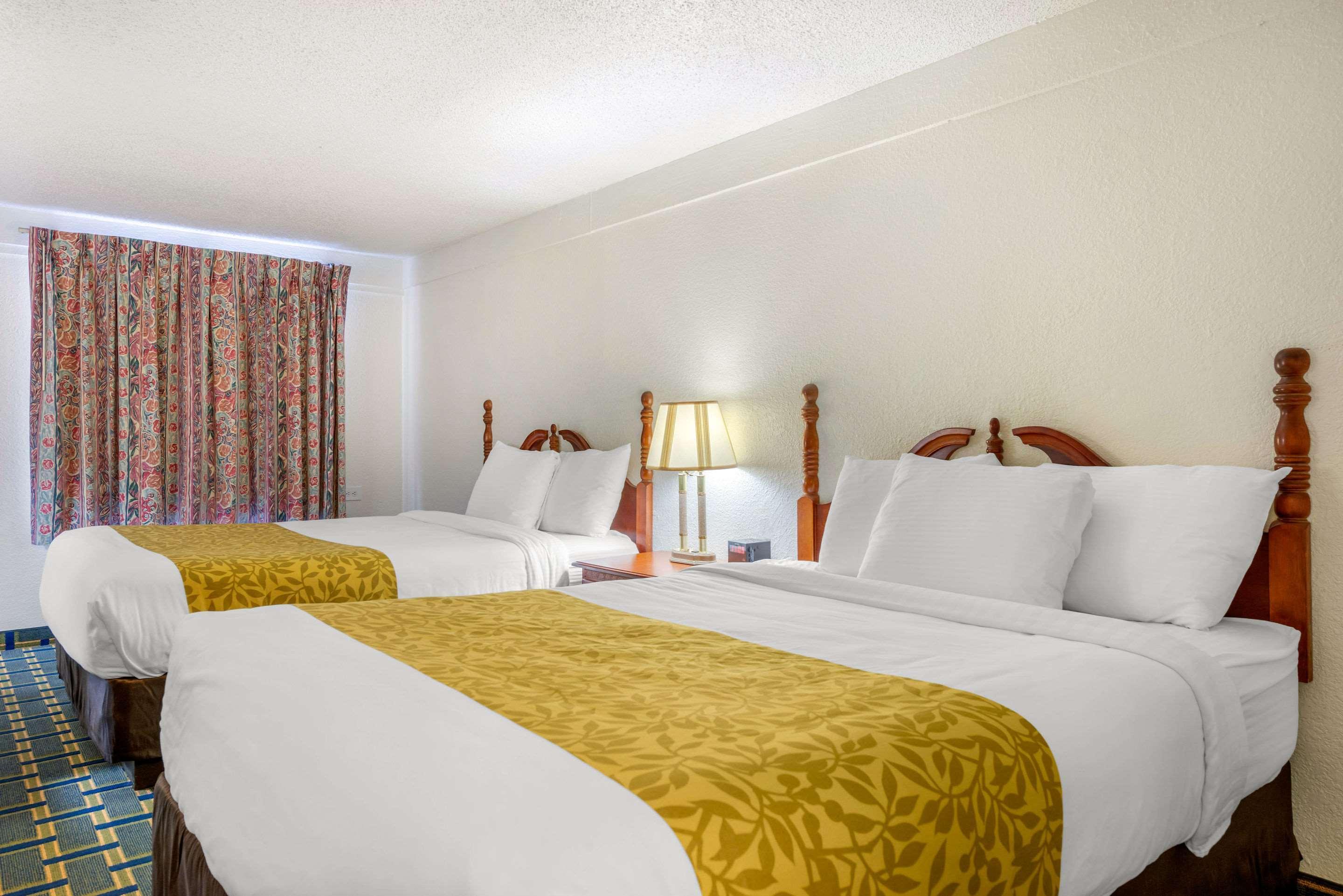 Rodeway Inn Hilliard/Columbus Exteriör bild
