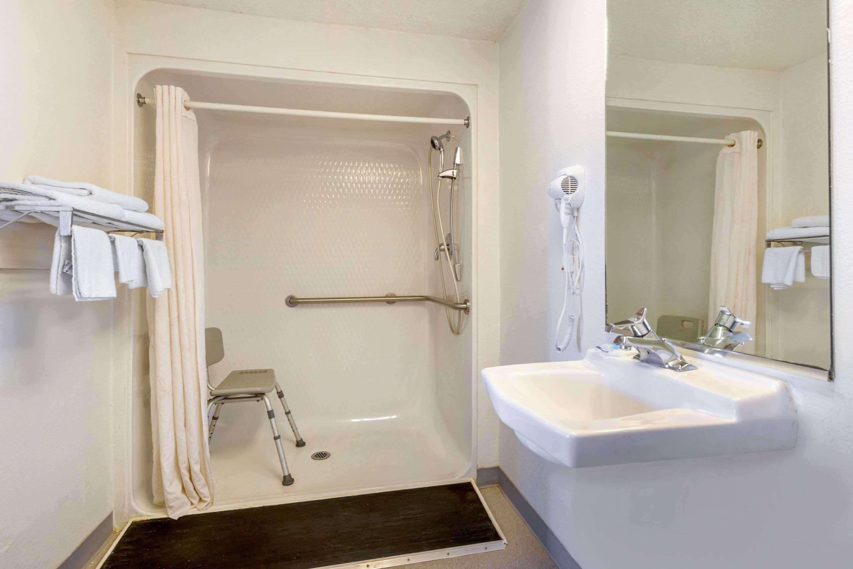 Rodeway Inn Hilliard/Columbus Exteriör bild