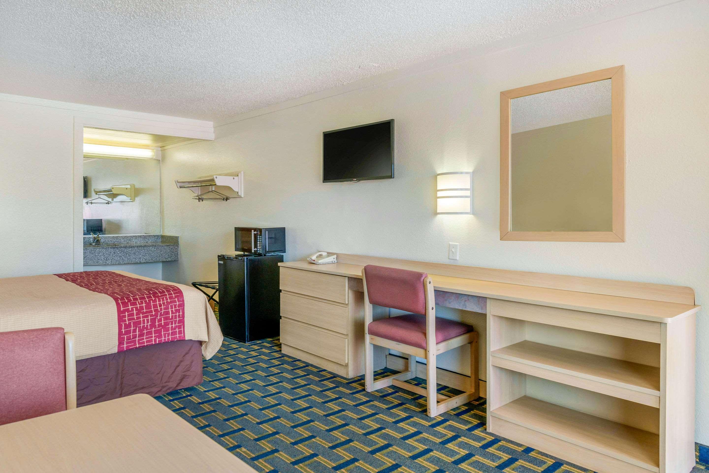 Rodeway Inn Hilliard/Columbus Exteriör bild