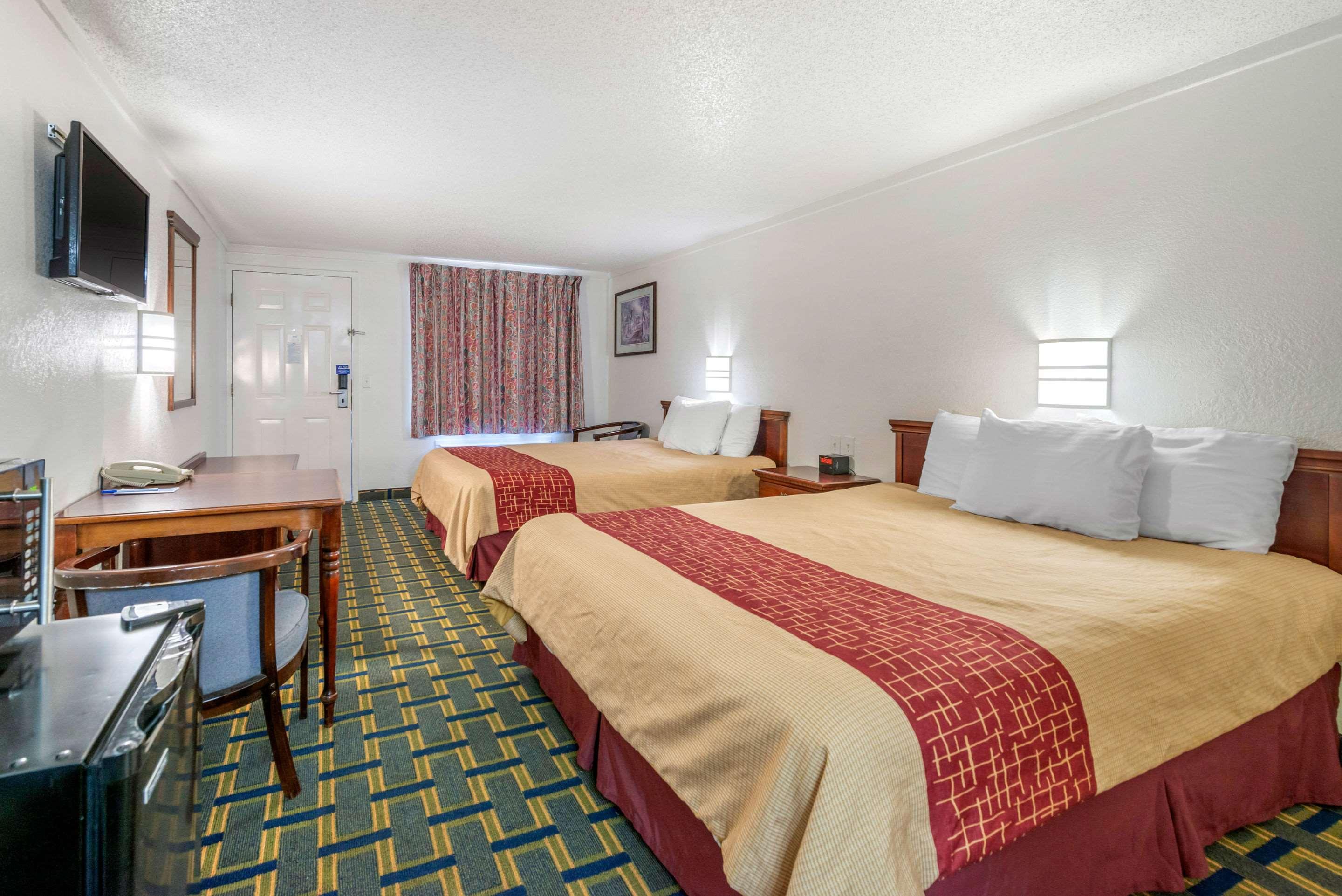 Rodeway Inn Hilliard/Columbus Exteriör bild