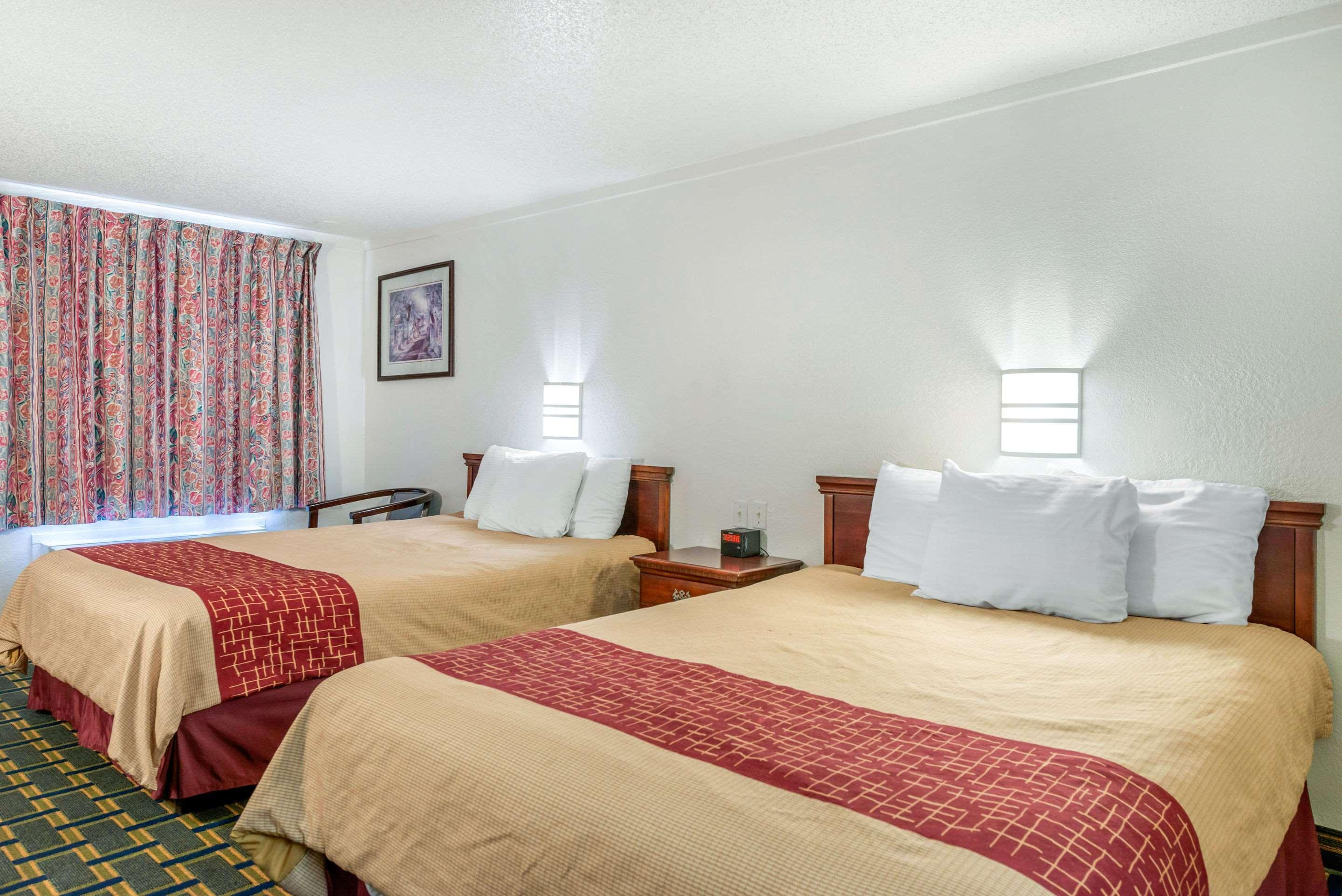 Rodeway Inn Hilliard/Columbus Exteriör bild
