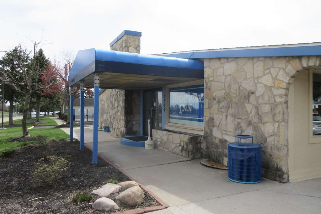 Rodeway Inn Hilliard/Columbus Exteriör bild